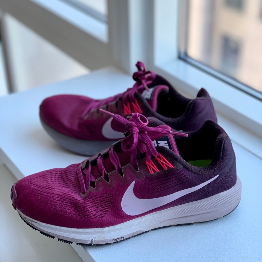 Pink Dynamic Fit Air Zoom Nikes
